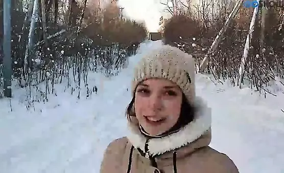 Totally crazy chick goes oral on chilly nights